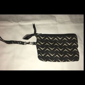 iota chic hand wallet